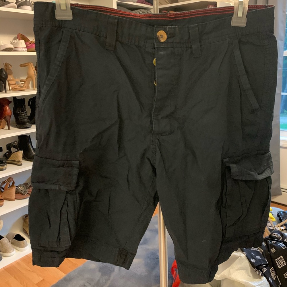 Men’s Cedarwood State blue cargo shorts. Size 34.